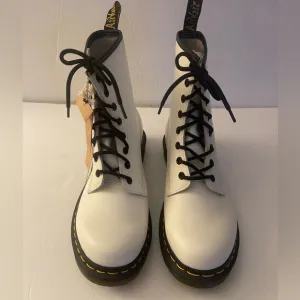 Dr. Martens Air Wair NWT White Combat Boots size 10‎