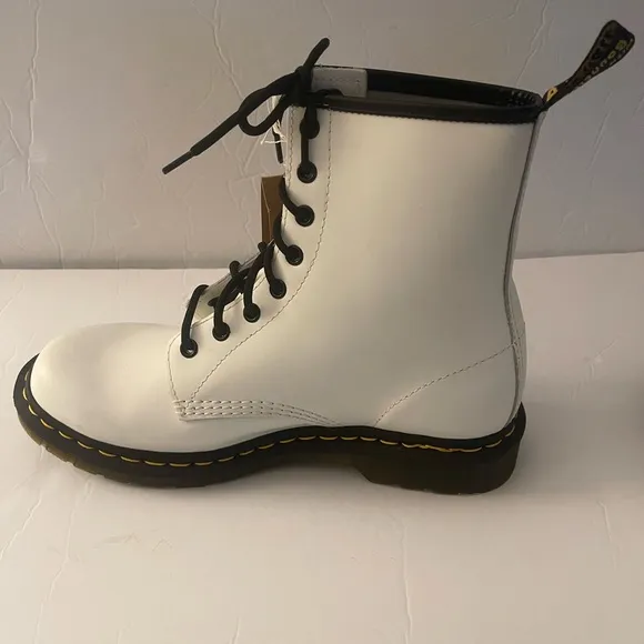 Dr. Martens Air Wair NWT White Combat Boots size 10‎