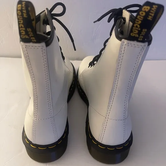 Dr. Martens Air Wair NWT White Combat Boots size 10‎