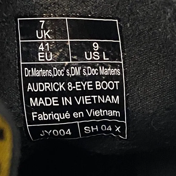 Dr. Martens Audrick 8 Eye Combat Boots Womens Sz 9 AirWare Grunge Punk Platform