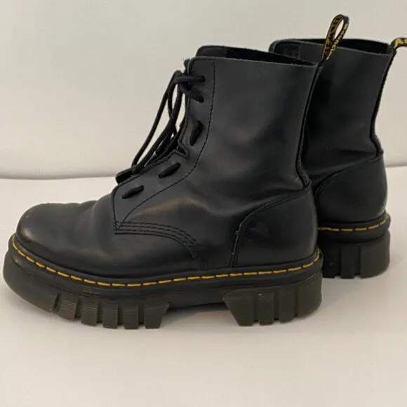 Dr. Martens Audrick 8 Eye Combat Boots Womens Sz 9 AirWare Grunge Punk Platform