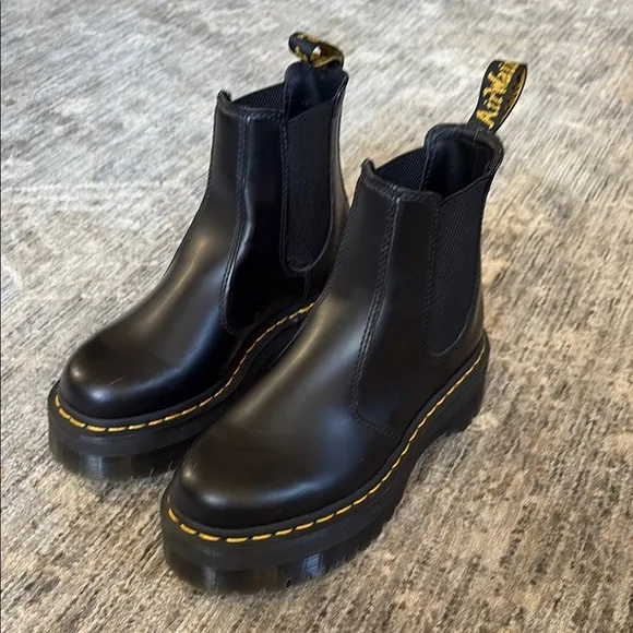 Dr. Martens Black Chelsea Boots - women’s size 7 - great condition