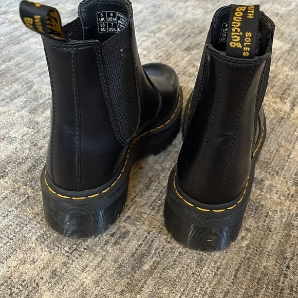 Dr. Martens Black Chelsea Boots - women’s size 7 - great condition
