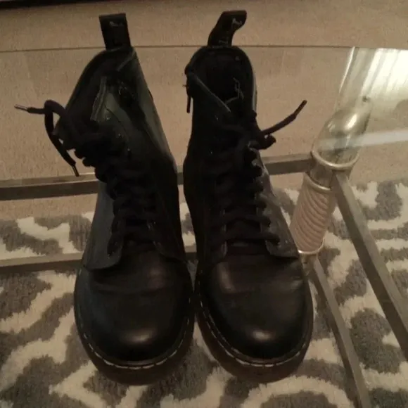 DR MARTENS black combat boots size 2 kids