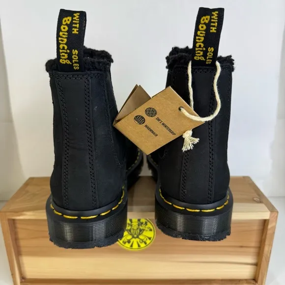 Dr Martens Black Outlaw Leather WinterGrip Chelsea Boots 2976 WG Women's Size 5