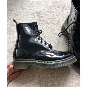 Dr. Martens Black Shiny Patent Leather 11821 Combat Boots Size 8 Punkcore, Steam
