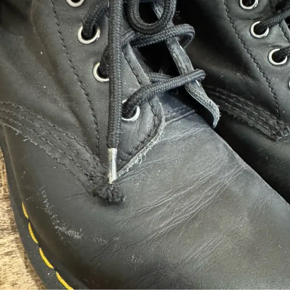 Dr. Martens Boots Air Wair 11822 Mens 6 US 5 UK Doc Black Noir Combat Punk