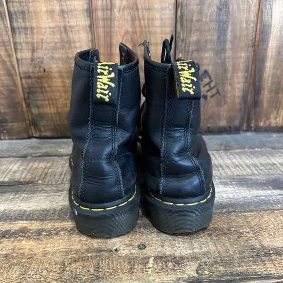 Dr. Martens Boots Air Wair 11822 Mens 6 US 5 UK Doc Black Noir Combat Punk