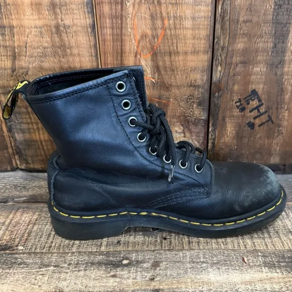 Dr. Martens Boots Air Wair 11822 Mens 6 US 5 UK Doc Black Noir Combat Punk
