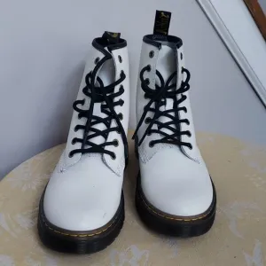 Dr. Martens Boots Womens 8 Zavala White Leather Lace Up High Top Combat Air Wair