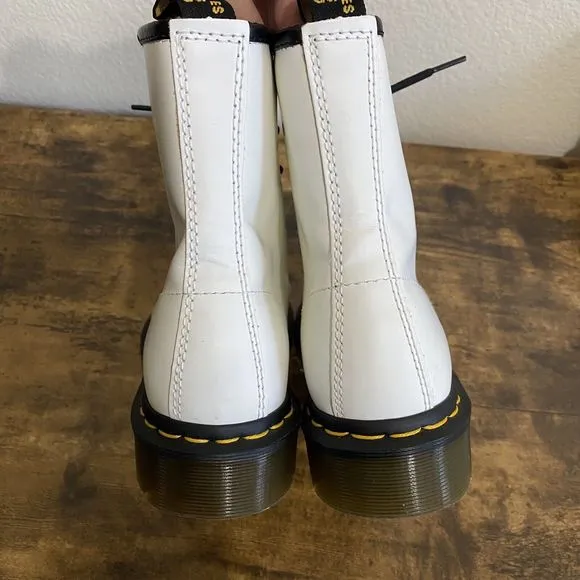 Dr Martens Boots Womens Size 6 White Patent Leather Lace Up Combat