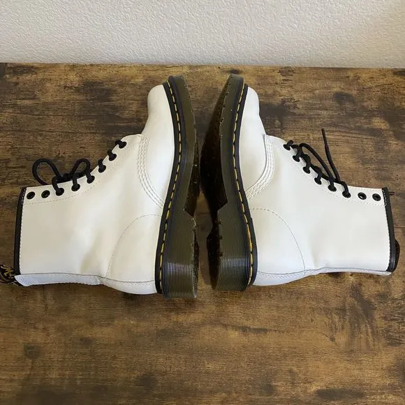 Dr Martens Boots Womens Size 6 White Patent Leather Lace Up Combat