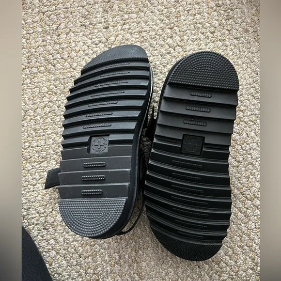 Dr martens boss hydro black leather sandals size 7