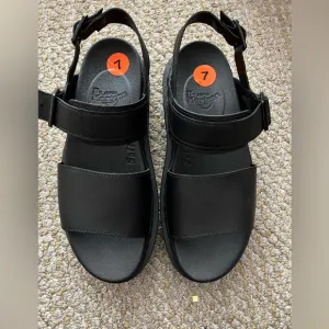 Dr martens boss hydro black leather sandals size 7