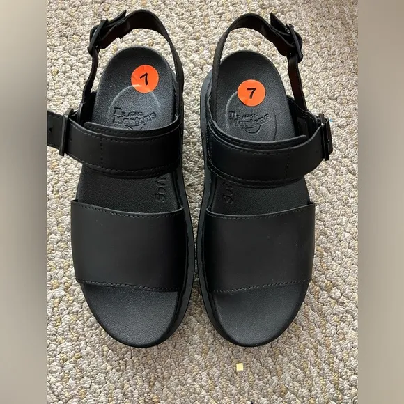 Dr martens boss hydro black leather sandals size 7