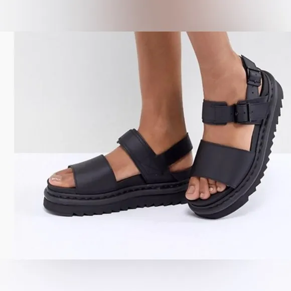 Dr martens boss hydro black leather sandals size 7