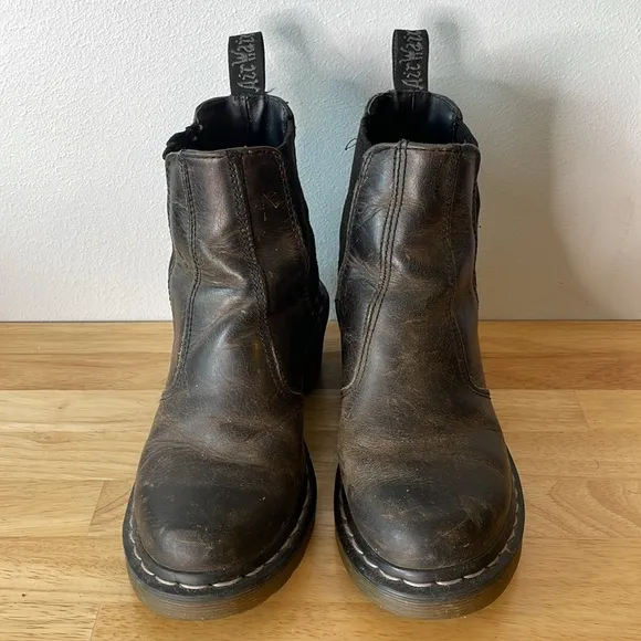 Dr. Martens Cadence Chelsea Boots