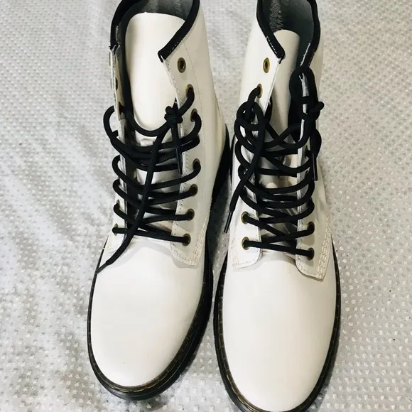 Dr. martens combat boots