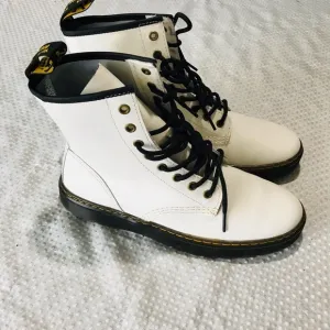 Dr. martens combat boots