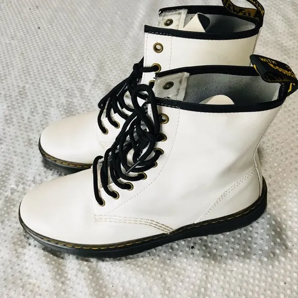 Dr. martens combat boots