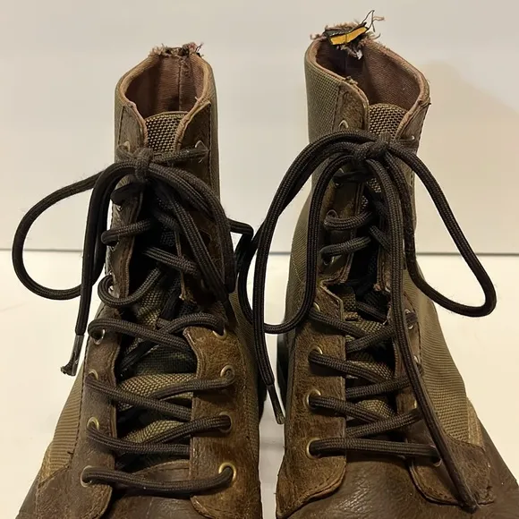 Dr Martens Combs 2 Combat Boots