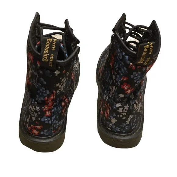 Dr. Martens Delaney Blue Floral Combat Boots Size 7
