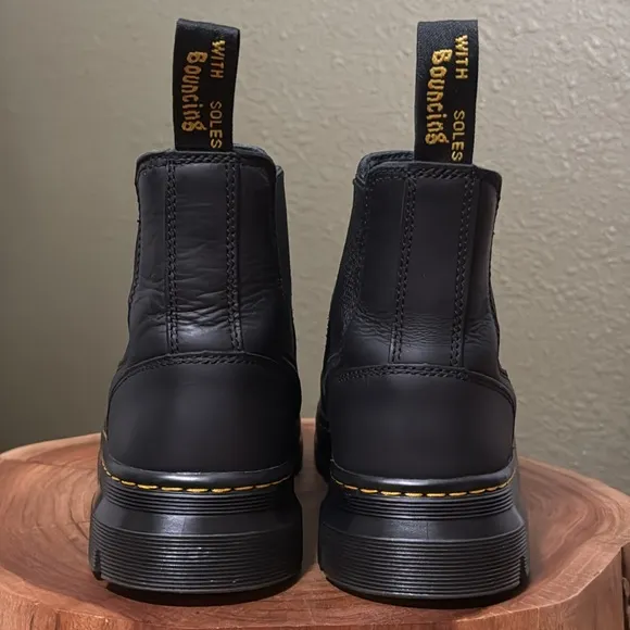DR MARTENS EMBURY LEATHER CHESEA BOOTS