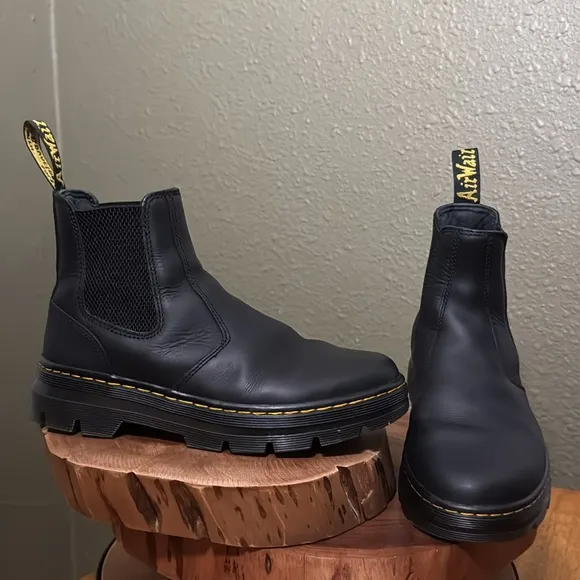 DR MARTENS EMBURY LEATHER CHESEA BOOTS