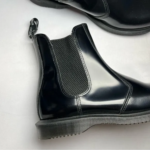 DR. MARTENS Flora Polished Smooth Chelsea Boot Size 7