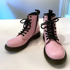 Dr. Martens Girl's Patent Leather Pink Combat Boots US Size 2‎ EU 1 Style 1460 J