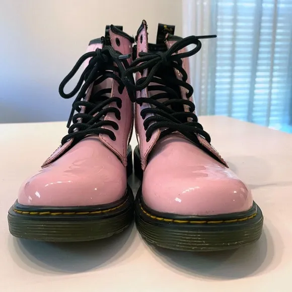 Dr. Martens Girl's Patent Leather Pink Combat Boots US Size 2‎ EU 1 Style 1460 J