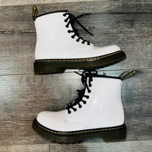 Dr. Marten’s Junior Girls Combat White Boots