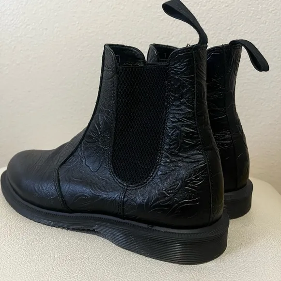 Dr Martens Kensington Flora Black Floral Embossed Chelsea Boots Women’s Size 8