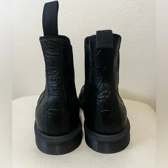 Dr Martens Kensington Flora Black Floral Embossed Chelsea Boots Women’s Size 8