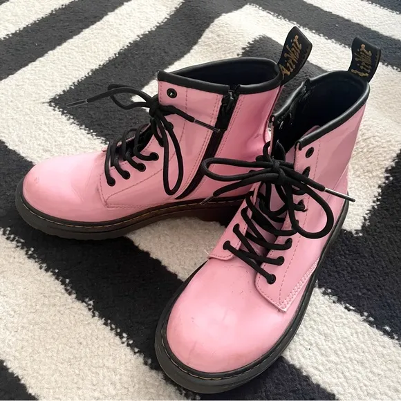 DR. MARTENS • kids 1460 pink combat boots sz 3