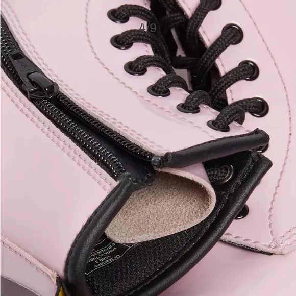 DR. MARTENS • kids 1460 pink combat boots sz 3