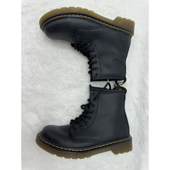 Dr. Martens Kids 1460 Softy T Boots Size 2black tie zip