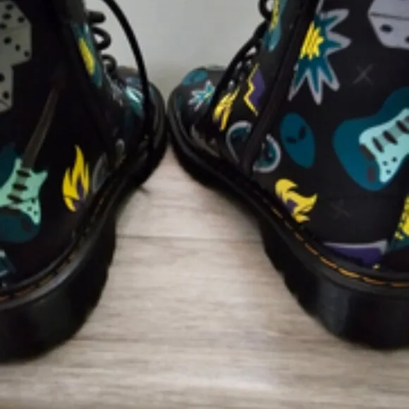 Dr Martens kids 1460 sticker print boots size 4