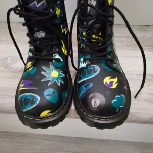 Dr Martens kids 1460 sticker print boots size 4