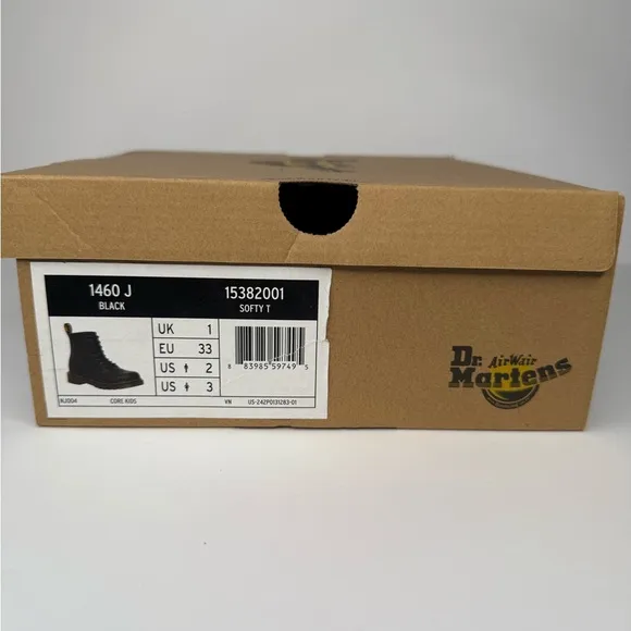Dr. Martens kids combat boots 1460J SZ US 2/US 3 NIB