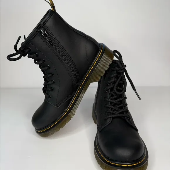 Dr. Martens kids combat boots 1460J SZ US 2/US 3 NIB