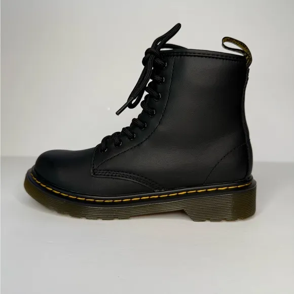 Dr. Martens kids combat boots 1460J SZ US 2/US 3 NIB