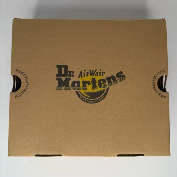 Dr. Martens kids combat boots 1460J SZ US 2/US 3 NIB