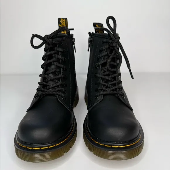 Dr. Martens kids combat boots 1460J SZ US 2/US 3 NIB