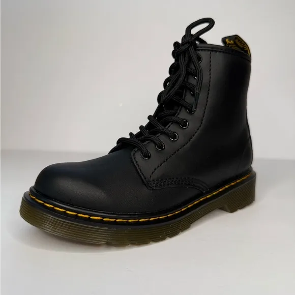 Dr. Martens kids combat boots 1460J SZ US 2/US 3 NIB