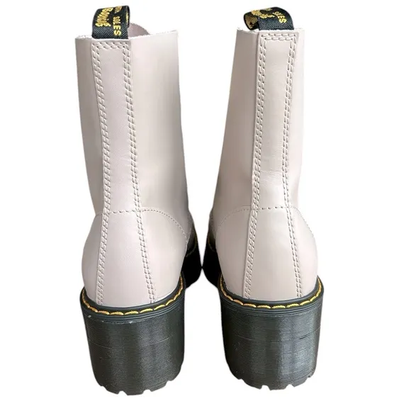 Dr. Martens Leona Leather Heeled Combat Boots Women’s 8
