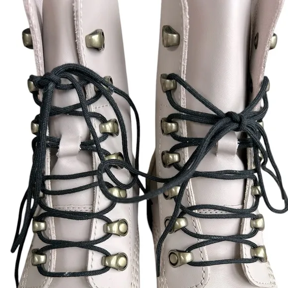 Dr. Martens Leona Leather Heeled Combat Boots Women’s 8