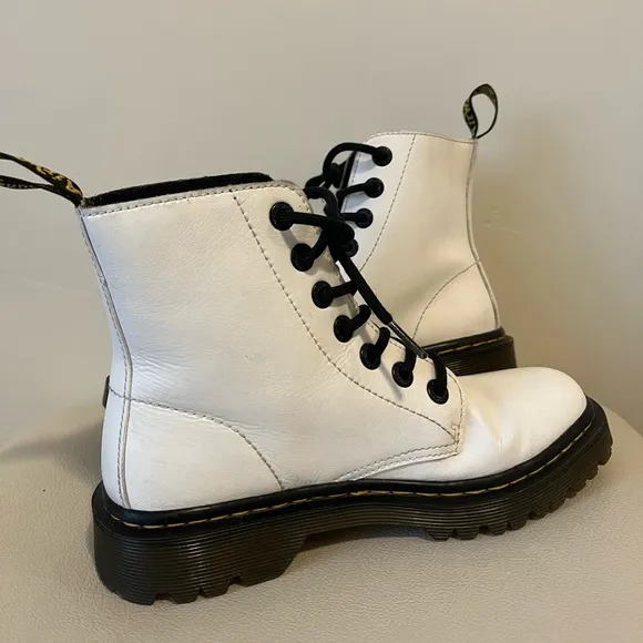 Dr. Martens Luana White Leather Lace Up Combat Boots Size 6