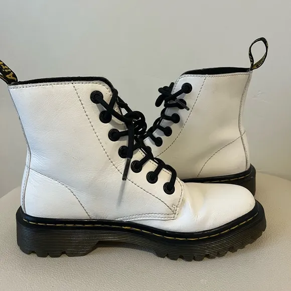 Dr. Martens Luana White Leather Lace Up Combat Boots Size 6