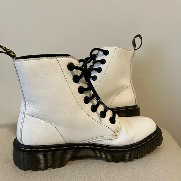 Dr. Martens Luana White Leather Lace Up Combat Boots Size 6